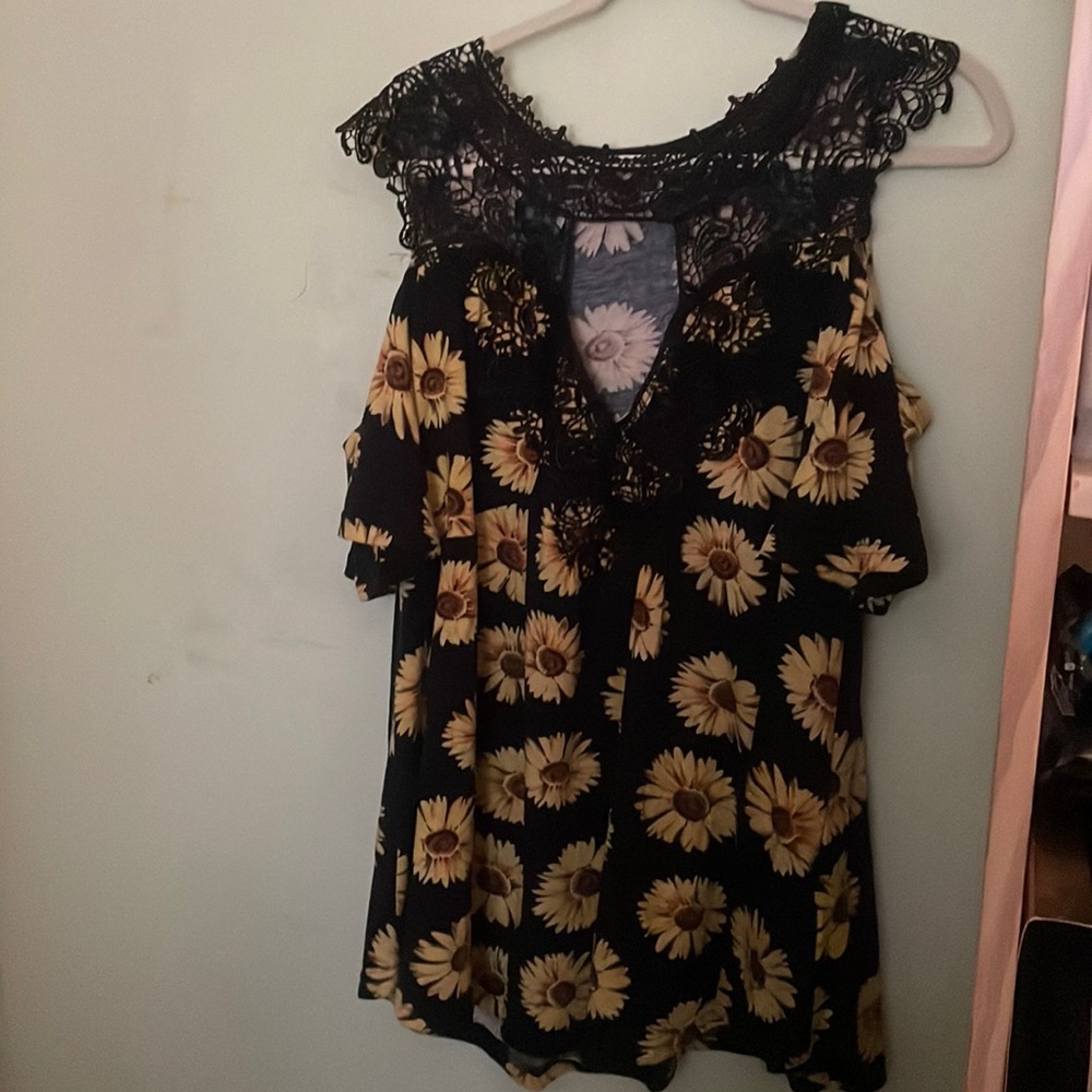 Womens plus size off the shoulder sunflower top.
